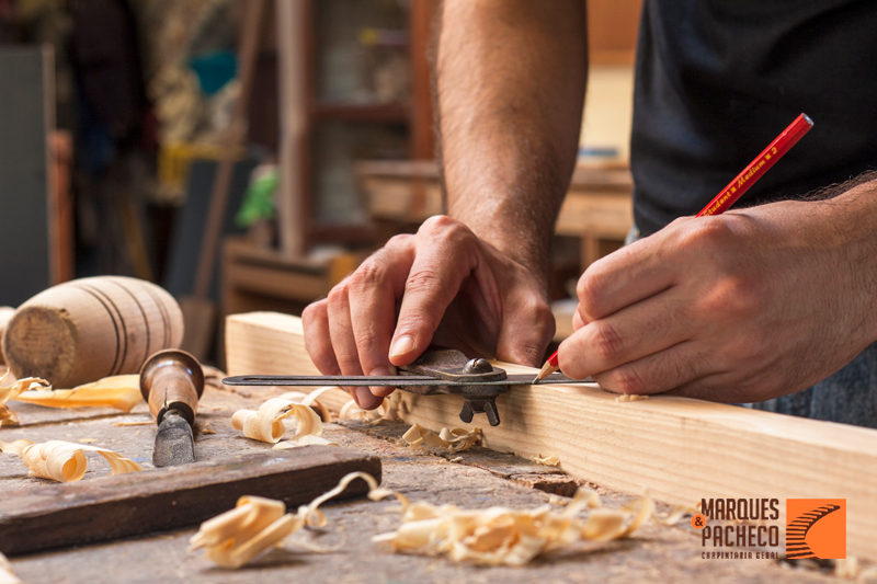 Sabia que as remodelações em madeira são uma especialidade nossa?